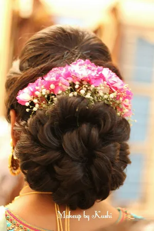 10 Traditional Bun Hairstyles for Saree with Flowers