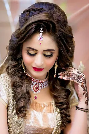 Share more than 144 engagement hairstyle for lehenga